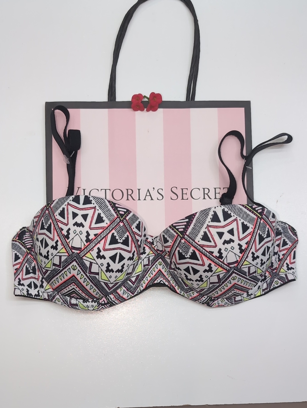 Victoria's Secret Pink Black, White & Pink Push-Up Wear Everywhere Size 32AA